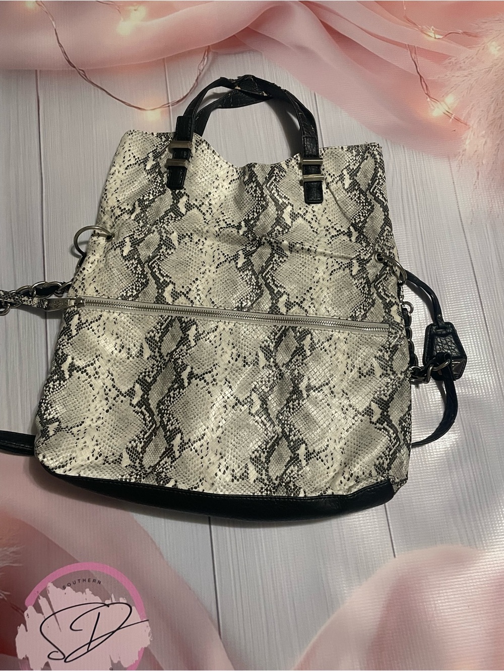 Python-Print Women’s Tote Bag with Black Trim - Stylish Snake Pattern